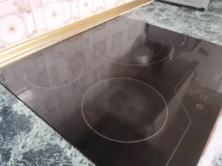 Vitrocerámica no inducción tiene un pico roto