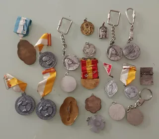 Lote Medallas y Llaveros Religiosos