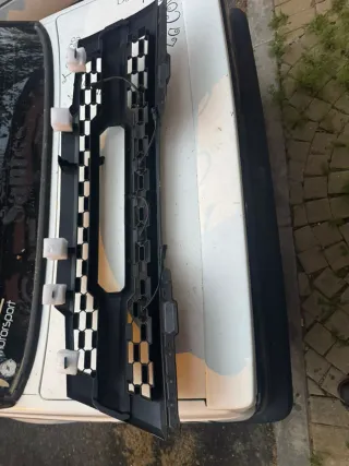 Rejilla Delantera Nissan Navarra con LED
