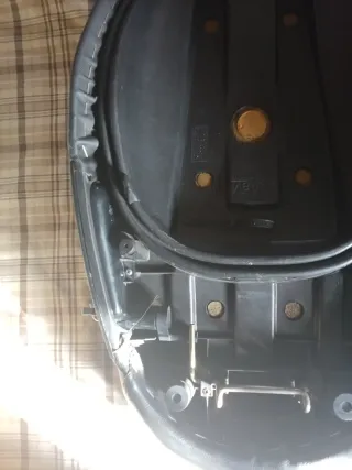 Asiento Piaggio tiene su llaves esta completo.zip