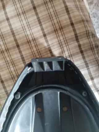 Asiento Piaggio tiene su llaves esta completo.zip