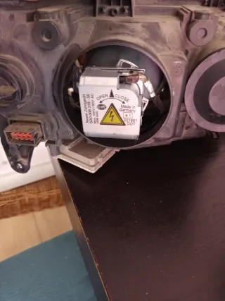 Faros Xenón Saab 93 2007 Completos