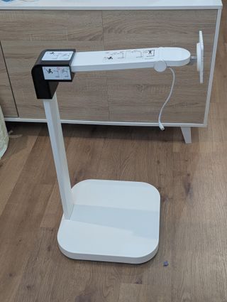 SoporteSwing LG con ruedas en su embalaje original