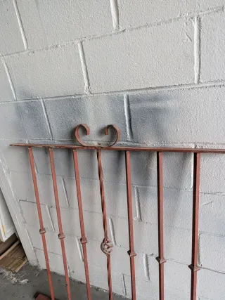 Reja de hierro forjado decorativa