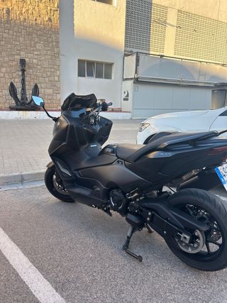 Yamaha TMAX 560 Negra