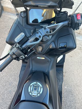 Yamaha TMAX 560 Negra