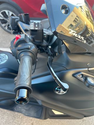 Yamaha TMAX 560 Negra
