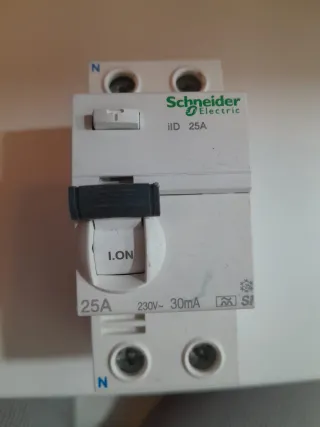 Interruptor Schneider Electric IC60N C16A