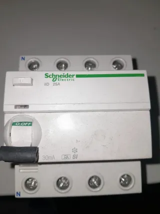 Interruptor Schneider Electric IC60N C16A