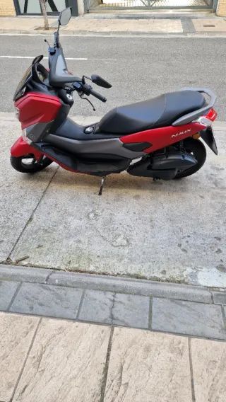 Yamaha NMAX 700km reales