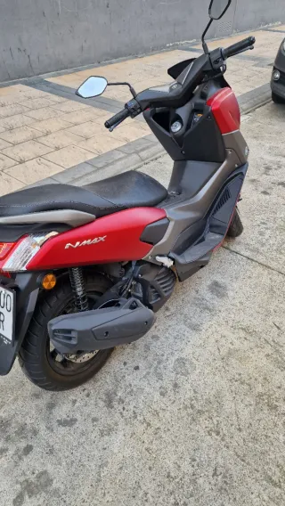 Yamaha NMAX 700km reales