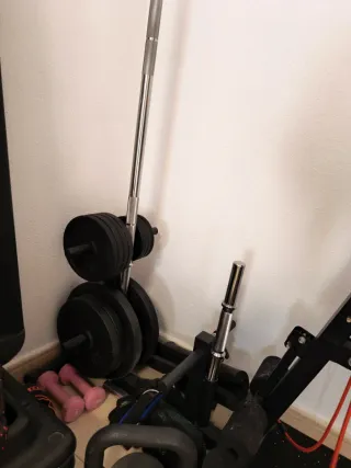 Gimnasio en casa: banco, pesas y más