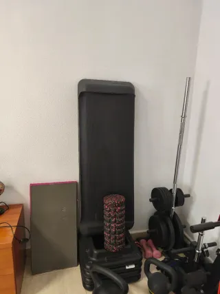 Gimnasio en casa: banco, pesas y más