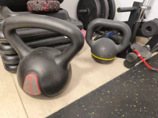 Gimnasio en casa: banco, pesas y más