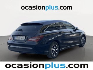 Mercedes-Benz CLA Shooting Brake 180 90 kW (122 CV)