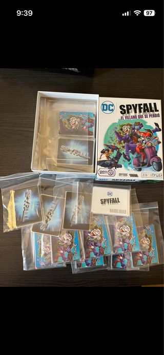 Juego de mesa DC SpyFall: El villano que se perdió