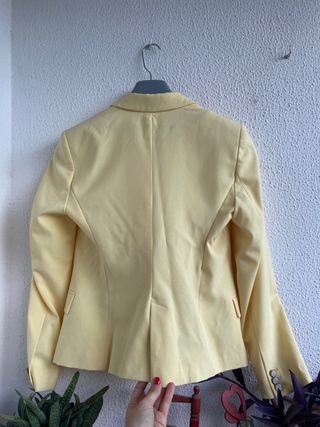 Chaqueta Zara amarilla pastel Talla M