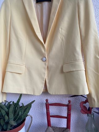 Chaqueta Zara amarilla pastel Talla M