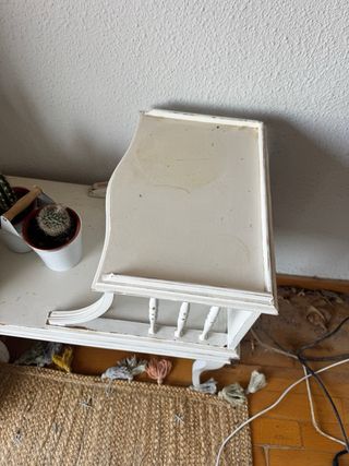 Mesita telefonera de madera blanca