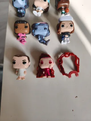 Lote 8 Muñecos Kinder Joy Stranger Things