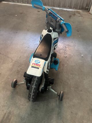 Moto Eléctrica Infantil Cross con Ruedines