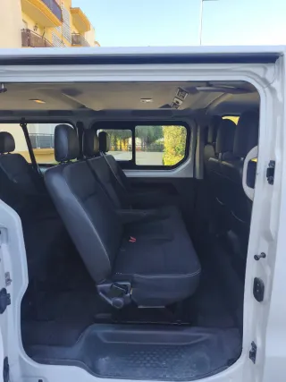 Nissan NV300 2022