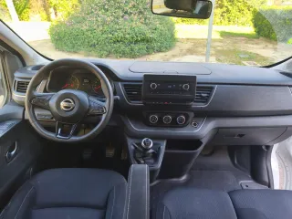 Nissan NV300 2022