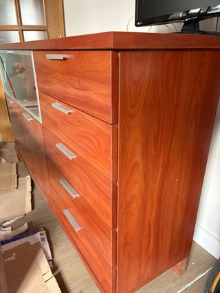 Mueble madera maciz cerezo con cristal