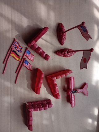 Lote 5 tanques y 2 jeeps plástico