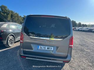 MERCEDES V-CLASS 300 d Avantgarde Largo