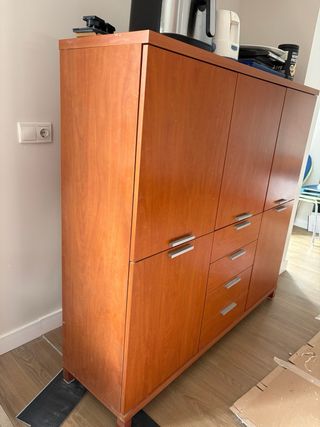Mueble de madera maciza cerezo