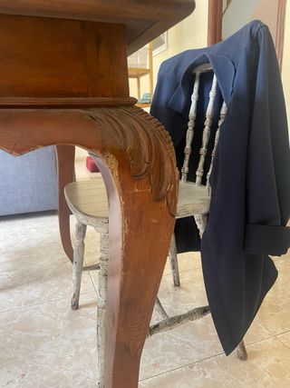 Mesa de comedor de madera