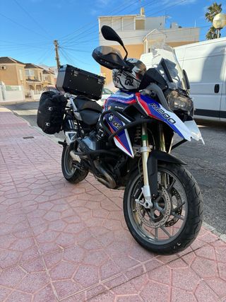 BMW R1200GS Azul, Rojo yBlanco