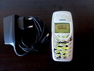 Nokia 3410 con scatola, batteria e caricabatteria