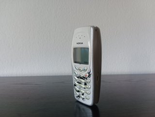 Nokia 3410 con scatola, batteria e caricabatteria