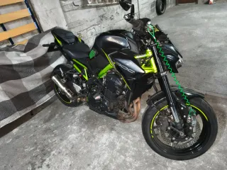 Kawasaki Z900 2022 Negra/Verde