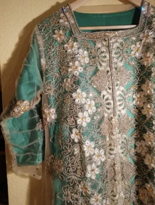 Vestido de fiesta verde y dorado