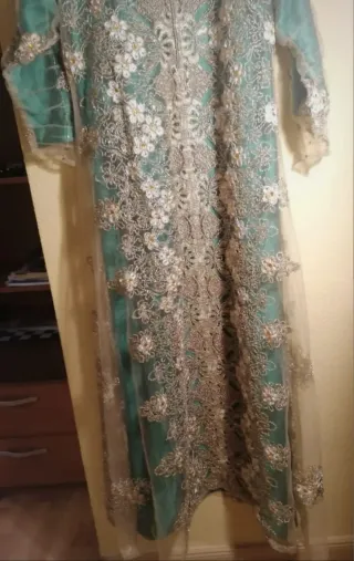 Vestido de fiesta verde y dorado