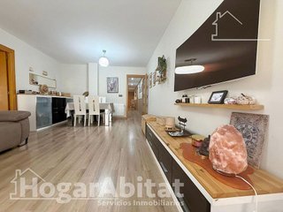 Piso en venta en Avda. de Abril. - 9 de octubre en Sagunto