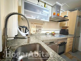 Piso en venta en Avda. de Abril. - 9 de octubre en Sagunto