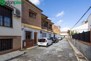 Chalet en venta en Zubia (La)