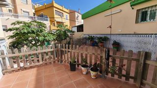 Chalet en venta en Puerto de la Torre - Atabal en Málaga