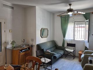 Casa adosada en venta en Gines