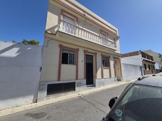 Casa adosada en venta en Gines