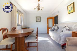 Piso en venta en Avda. de Abril. - 9 de octubre en Sagunto