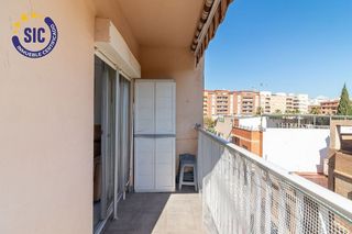 Piso en venta en Avda. de Abril. - 9 de octubre en Sagunto