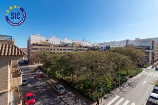 Piso en venta en Avda. de Abril. - 9 de octubre en Sagunto