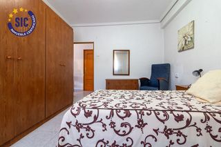 Piso en venta en Avda. de Abril. - 9 de octubre en Sagunto