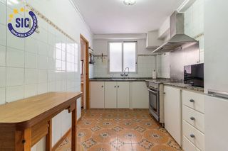 Piso en venta en Avda. de Abril. - 9 de octubre en Sagunto