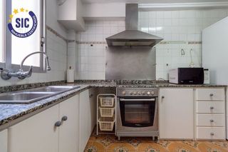 Piso en venta en Avda. de Abril. - 9 de octubre en Sagunto